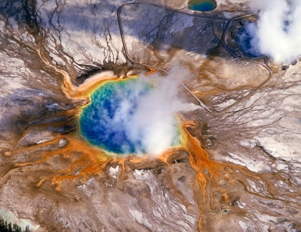 At present, Yellowstone is beautiful and fascinating. Go check it out.  (yellowstone.net)